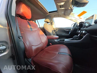 2025 Toyota RAV4 XLE - miniatura 8