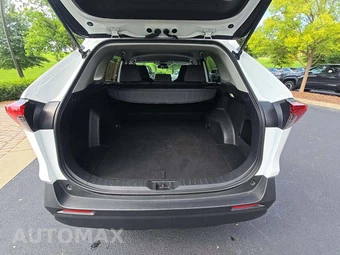 2025 Toyota RAV4 XLE - miniatura 11