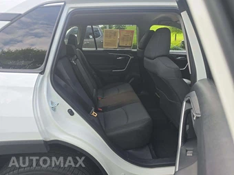 2025 Toyota RAV4 XLE - miniatura 13