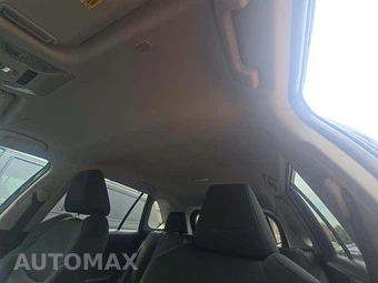 2025 Toyota RAV4 XLE - miniatura 11
