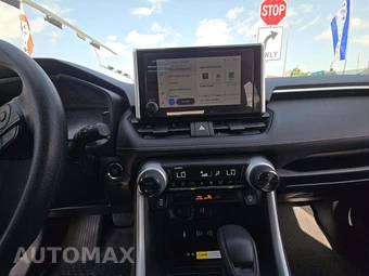 2025 Toyota RAV4 XLE - miniatura 7