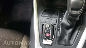 2025 Toyota RAV4 XLE - miniatura 19