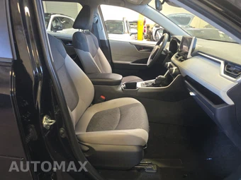 2025 Toyota RAV4 XLE - miniatura 8