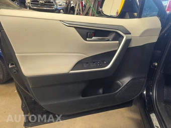 2025 Toyota RAV4 XLE - miniatura 9