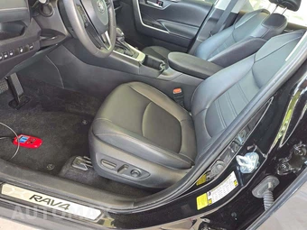 2025 Toyota RAV4 XLE Premium - miniatura 6