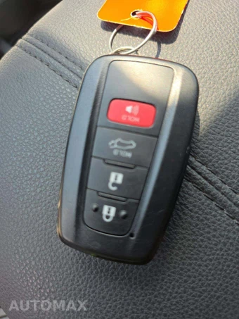 2025 Toyota RAV4 XLE Premium - miniatura 5
