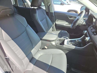 2025 Toyota RAV4 XLE Premium - miniatura 18