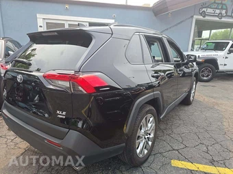 2025 Toyota RAV4 XLE Premium - miniatura 3