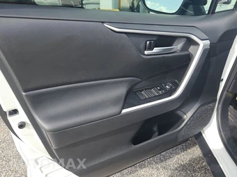 2025 Toyota RAV4 XLE Premium – miniatura 9
