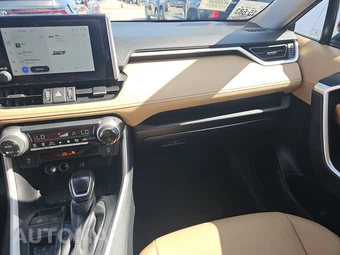 2025 Toyota RAV4 XLE Premium - miniatura 11