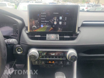 2025 Toyota RAV4 XLE Premium - miniatura 11
