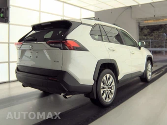 2025 Toyota RAV4 XLE Premium - miniatura 4