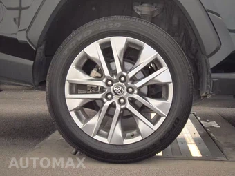 2025 Toyota RAV4 XLE Premium - miniatura 11