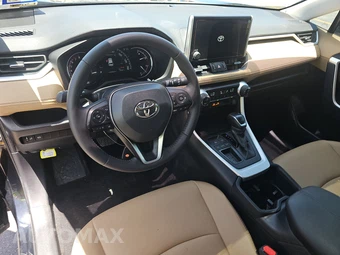 2025 Toyota RAV4 XLE Premium - miniatura 17