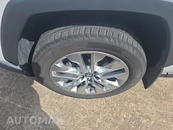 2025 Toyota RAV4 XLE Premium - miniatura 8