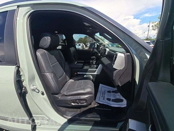 2025 Toyota Sequoia Platinum - miniatura 16