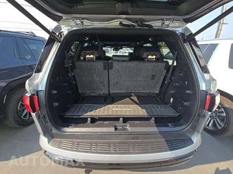 2025 Toyota Sequoia Platinum - miniatura 15