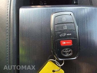 2025 Toyota Sequoia Platinum - miniatura 8