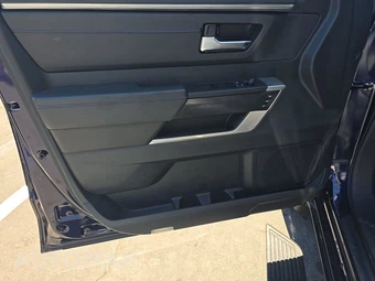 2025 Toyota Sequoia Platinum - miniatura 9