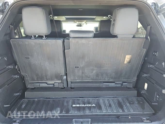 2025 Toyota Sequoia Platinum - miniatura 17