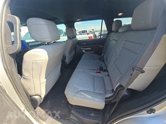 2025 Toyota Sequoia SR5 - miniatura 13