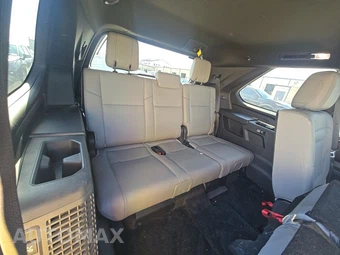 2025 Toyota Sequoia SR5 - miniatura 14