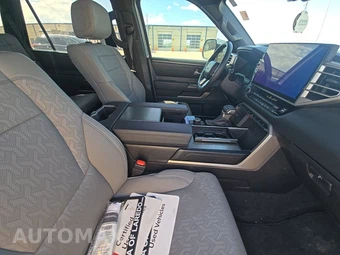 2025 Toyota Sequoia SR5 - miniatura 8
