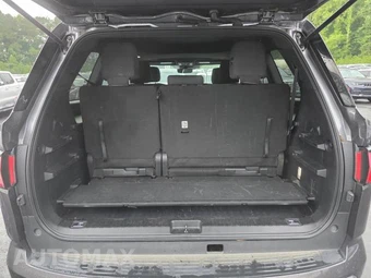 2025 Toyota Sequoia SR5 - miniatura 13