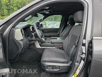 2025 Toyota Sequoia SR5 - miniatura 3