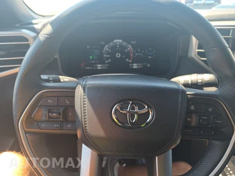 2025 Toyota Sequoia SR5 - miniatura 10