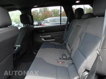 2025 Toyota Sequoia SR5 - miniatura 12
