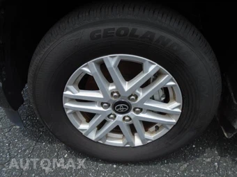 2025 Toyota Sequoia SR5 - miniatura 2
