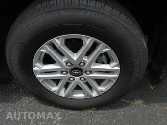 2025 Toyota Sequoia SR5 - miniatura 4
