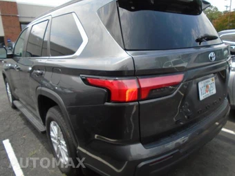 2025 Toyota Sequoia SR5 - miniatura 5