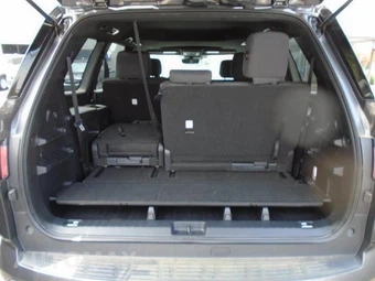2025 Toyota Sequoia SR5 - miniatura 8