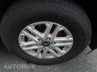2025 Toyota Sequoia SR5 – miniatura 10