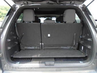 2025 Toyota Sequoia SR5 – miniatura 8