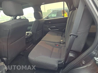 2025 Toyota Sequoia SR5 – miniatura 13