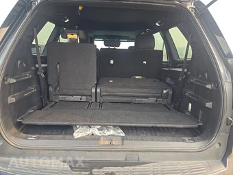 2025 Toyota Sequoia SR5 – miniatura 17