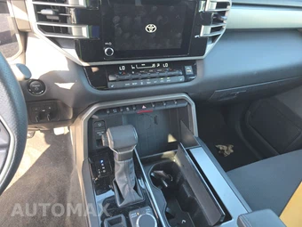 2025 Toyota Sequoia SR5 – miniatura 11