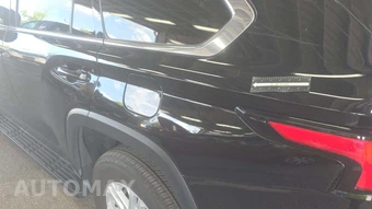 2025 Toyota Sequoia SR5 – miniatura 31
