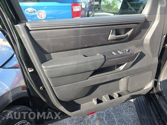 2025 Toyota Sequoia SR5 – miniatura 9