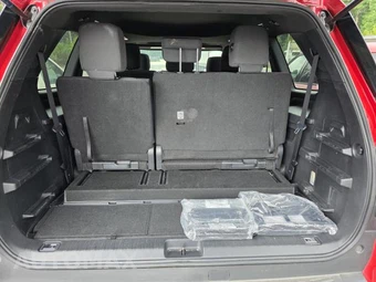 2025 Toyota Sequoia SR5 – miniatura 23