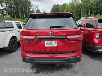 2025 Toyota Sequoia SR5 – miniatura 7