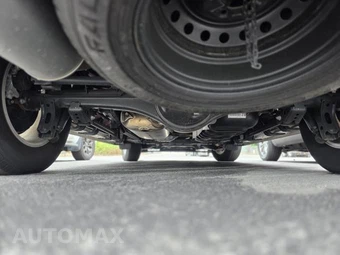 2025 Toyota Sequoia SR5 – miniatura 9
