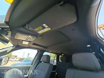 2025 Toyota Sequoia SR5 – miniatura 11