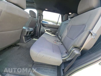 2025 Toyota Sequoia SR5 – miniatura 13