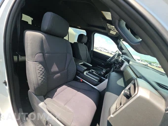 2025 Toyota Sequoia SR5 – miniatura 8