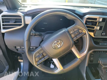2025 Toyota Sequoia SR5 – miniatura 10