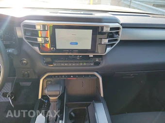 2025 Toyota Sequoia SR5 – miniatura 11